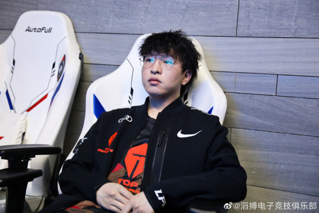 Karsa在西班牙队比赛中战术调整，重返赛场引发热议！