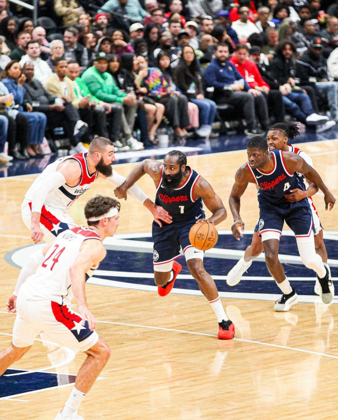 爱游戏体育-哈登连续二十场比赛得分超过败北，加拿大队挑战极限！的简单介绍