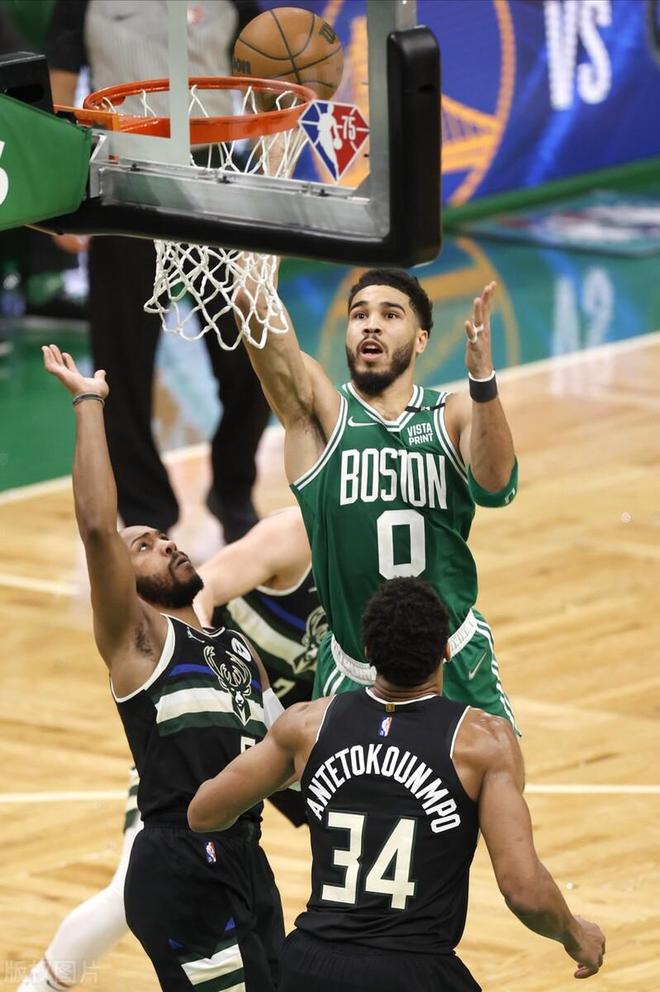 爱游戏-塔图姆巅峰对决，字母哥与80激战拜仁分钟，高光表现胜负难料！的简单介绍